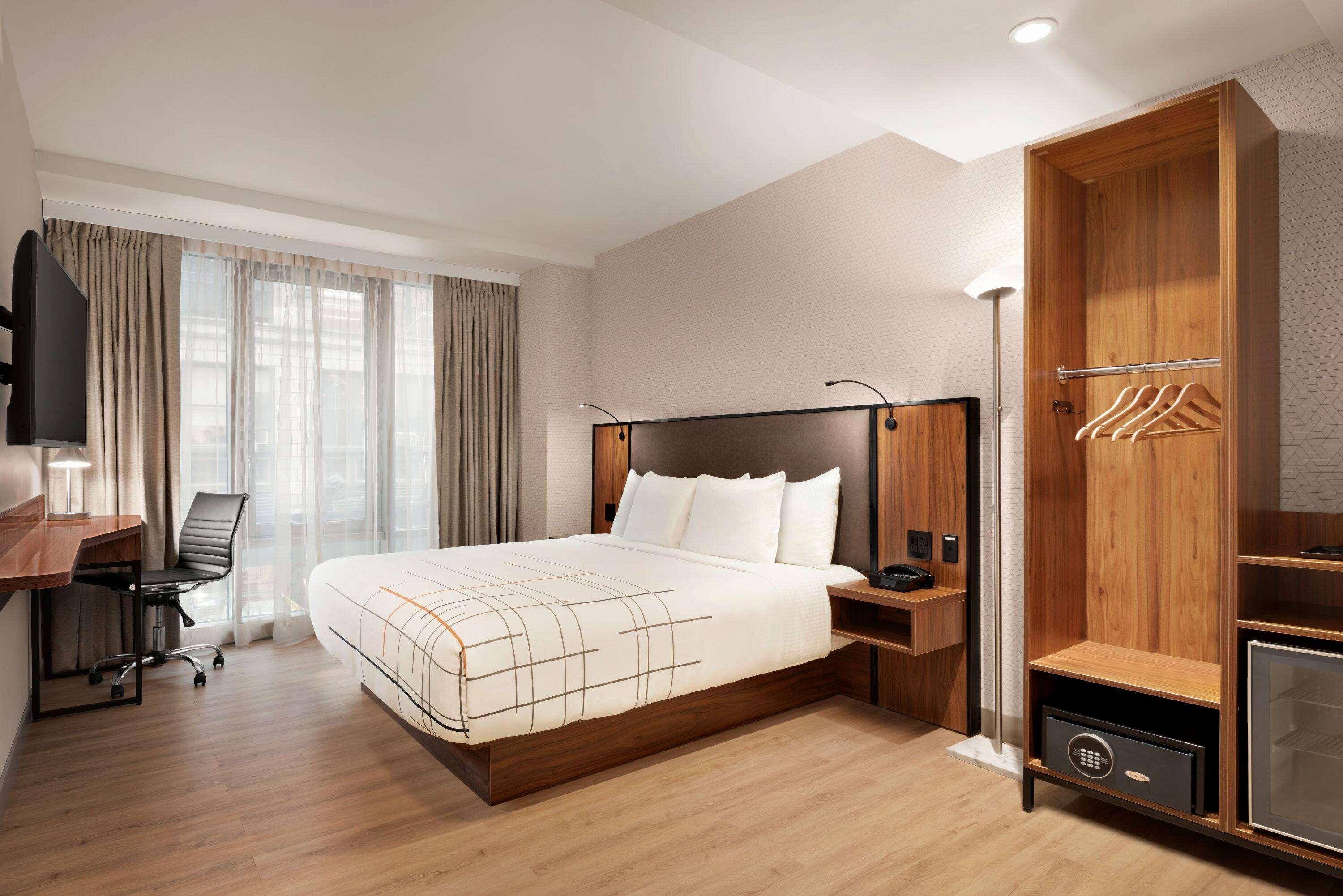 La Quinta By Wyndham Time Square South Hotel New York Exterior photo