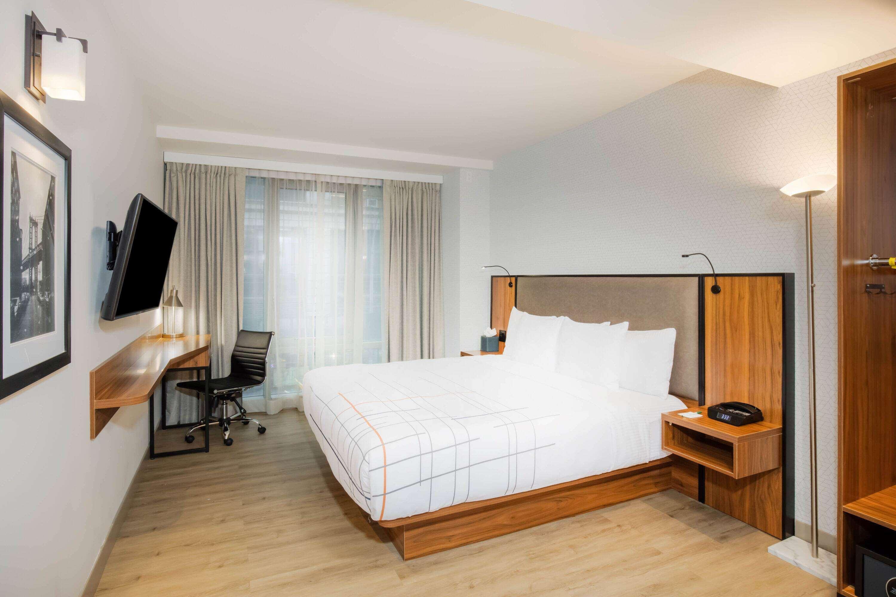 La Quinta By Wyndham Time Square South Hotel New York Exterior photo