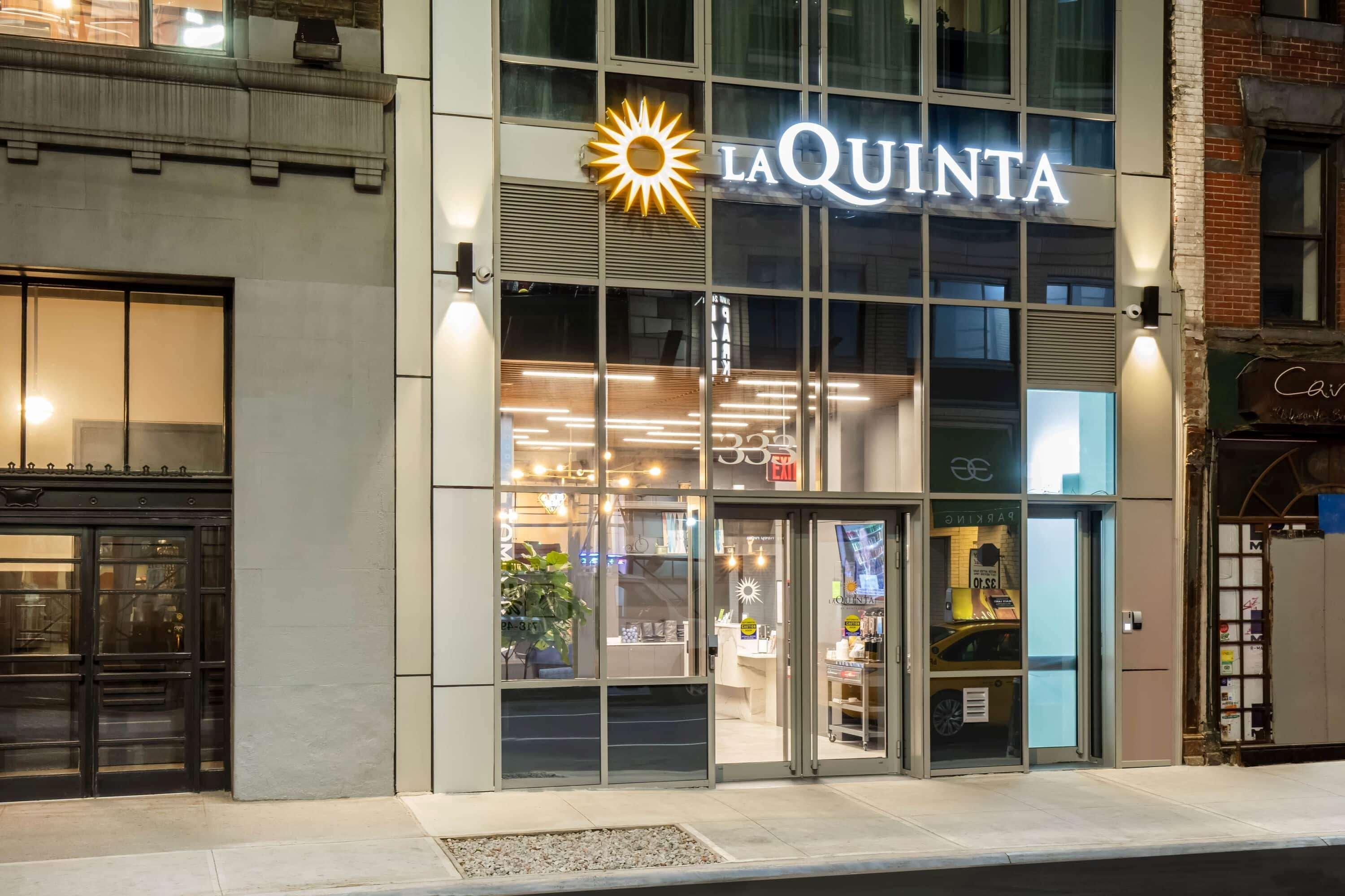 La Quinta By Wyndham Time Square South Hotel New York Exterior photo