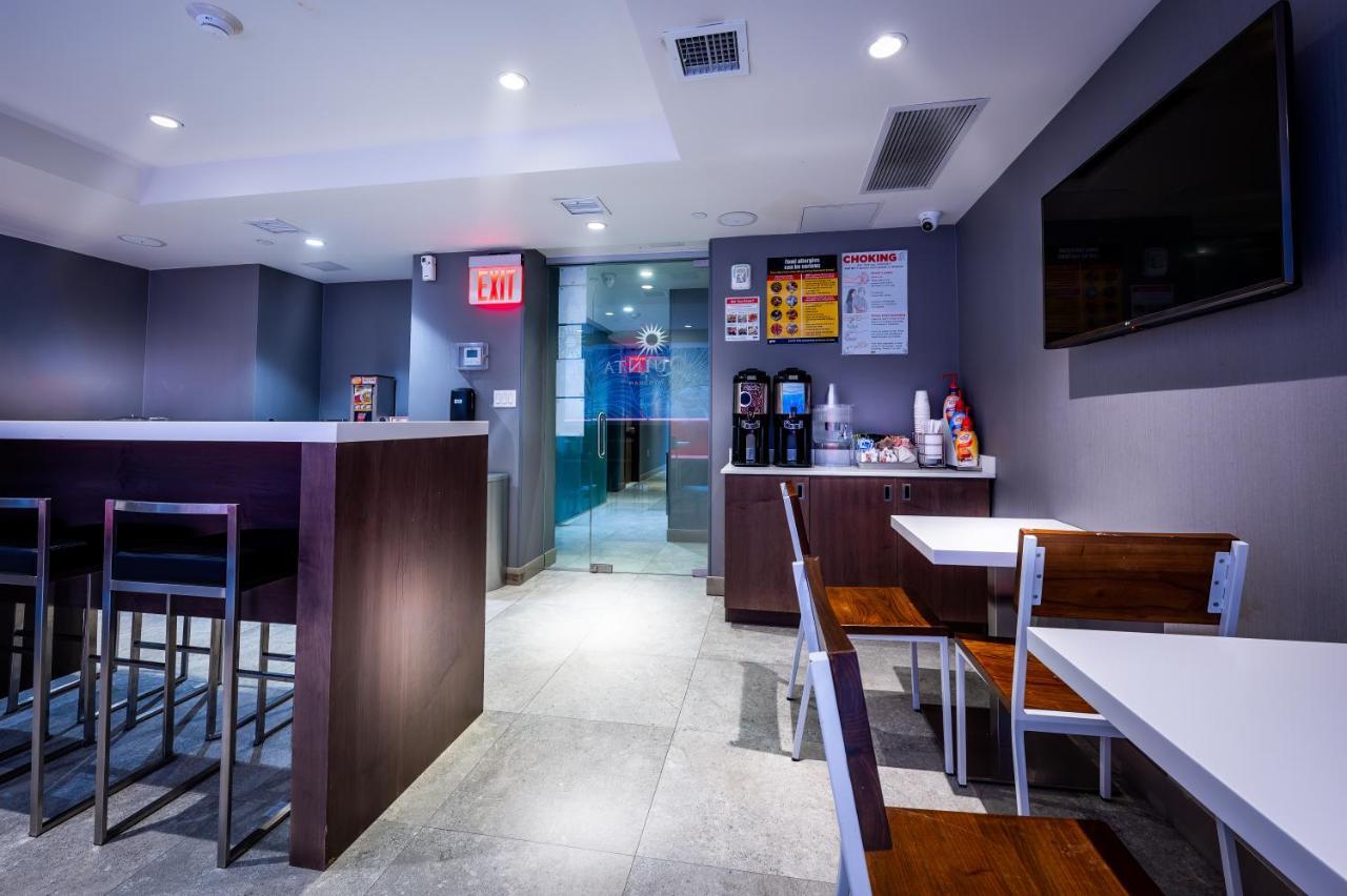 La Quinta By Wyndham Time Square South Hotel New York Exterior photo
